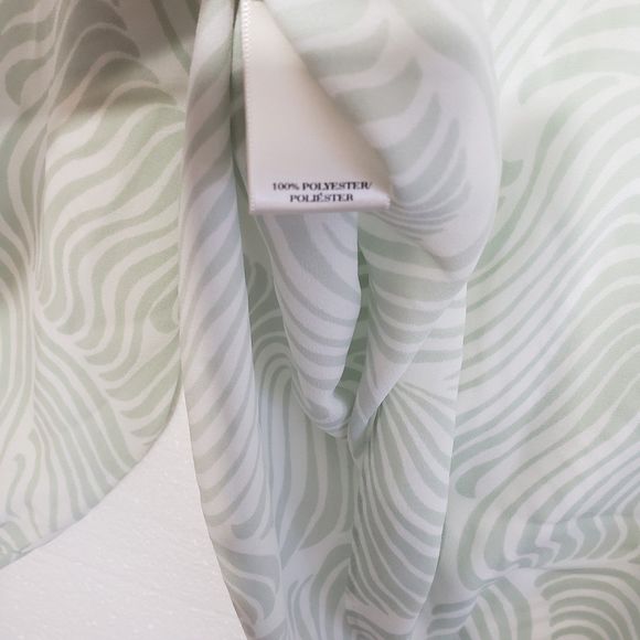 Ann Taylor Petite V-Neck Long Sleeve Blouse, Size SP - Picture 6 of 10